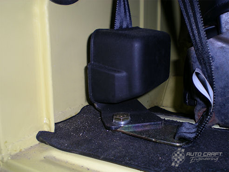 Cab seat belt brackets - Type 2, 68>79