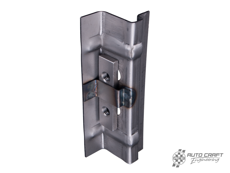 B post cargo door hinge bracket, lower - Type 2, >67
